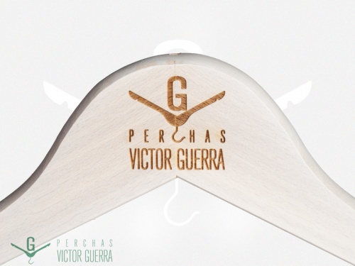 Perchas blancas Logotipo personalizado Percha de madera maciza