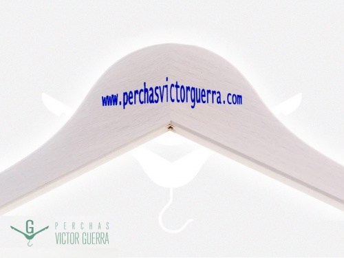 Perchas personalizadas blancas